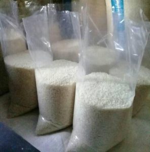 Checkweigher Otomatis untuk Produk Beras Kemasan 5 Kg